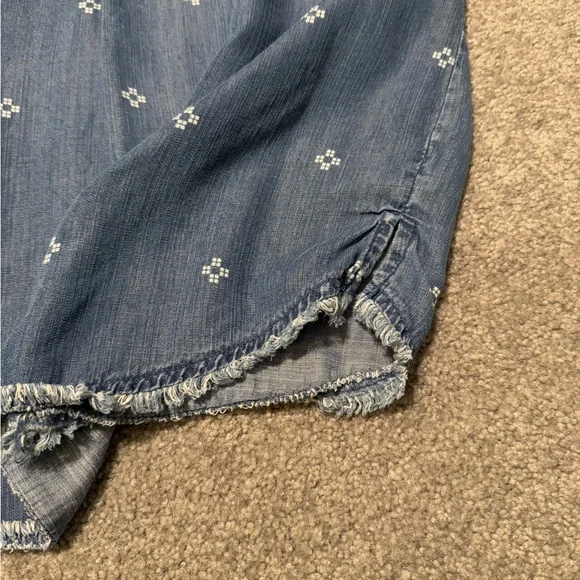 Thread & Supply small women’s button up shirt - Picture 5 of 5